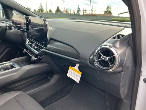 New 2026 Chevrolet Equinox EV LT image 26