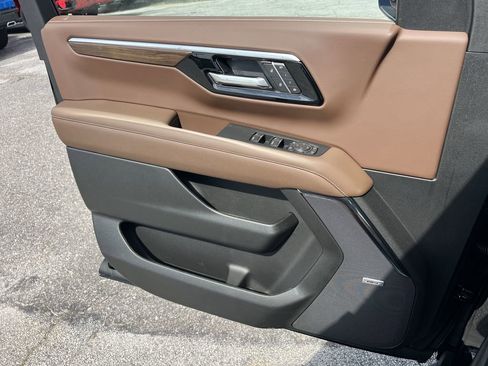 New 2025 Chevrolet Suburban High Country w/ Sun And Tow Package image 14