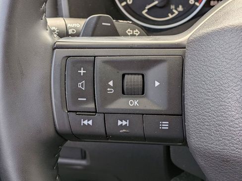Used 2025 Nissan Rogue SV w/ SV Premium Package AWD/4WD image 19