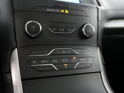 Used 2020 Ford Edge SEL w/ Convenience Package image 24