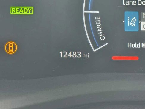 Used 2025 Toyota Camry SE image 19