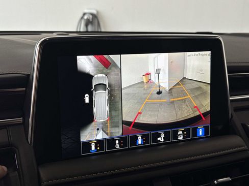 Used 2023 GMC Yukon XL AT4 w/ AT4 Premium Package AWD/4WD image 28