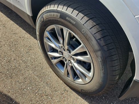 Used 2023 Cadillac XT5 Premium Luxury w/ Technology Package FWD image 5