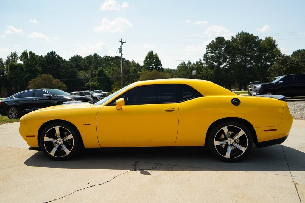 Used 2018 Dodge Challenger R/T RWD image 23