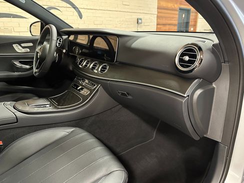 Used 2023 Mercedes-Benz E 350 Sedan image 31