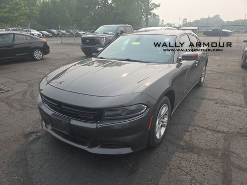 Used 2020 Dodge Charger SXT RWD image 1