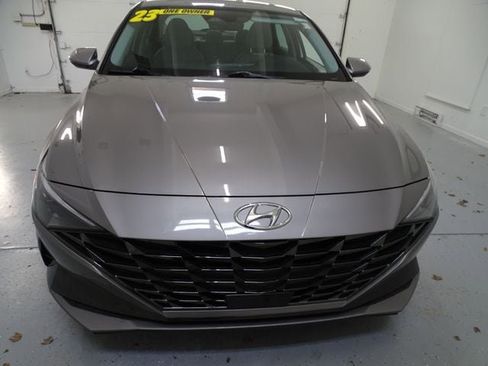 Used 2023 Hyundai Elantra Limited w/ Cargo Package FWD image 24
