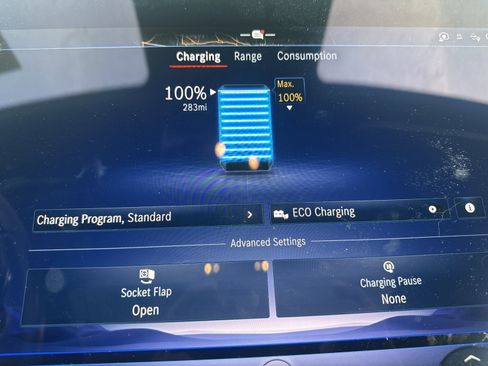 Used 2022 Mercedes-Benz EQS 580 4MATIC Sedan image 3