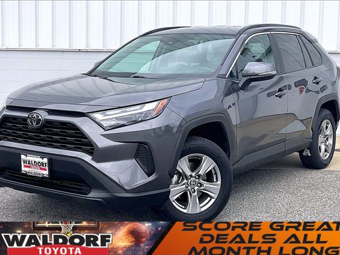 Used 2022 Toyota RAV4 XLE image 2