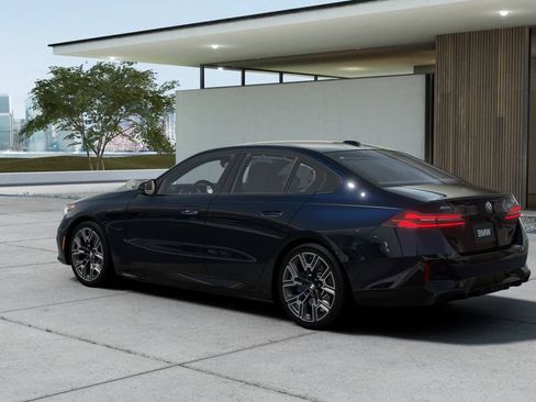 New 2027 BMW 550e xDrive AWD/4WD image 2
