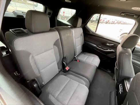 Used 2023 Chevrolet Traverse LT image 20