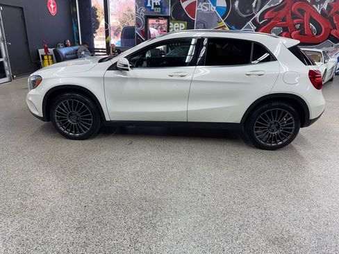 Used 2017 Mercedes-Benz GLA 250 4MATIC image 2