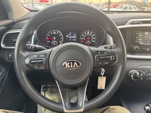 Used 2016 Kia Sorento LX image 13