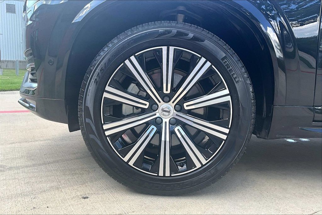 Used 2025 Volvo XC90 B6 Plus w/ Protection Package Premier AWD/4WD image 11