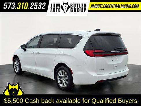 New 2026 Chrysler Pacifica Select image 5