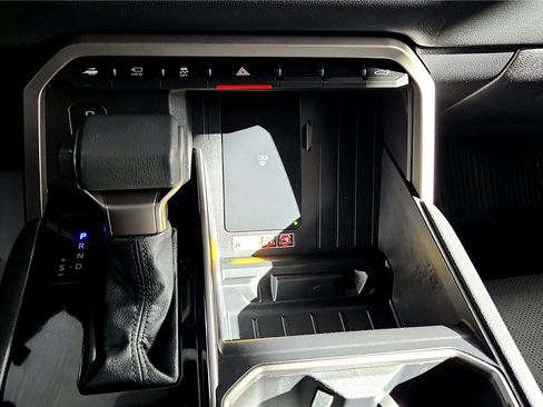 Used 2025 Toyota Tundra Limited image 35