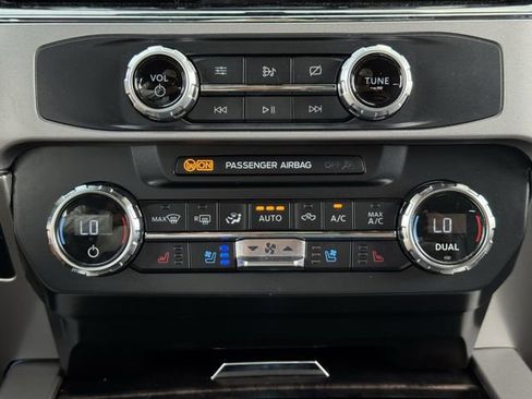 Used 2022 Ford F250 Lariat w/ Lariat Ultimate Package AWD/4WD image 19