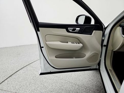 New 2026 Volvo XC90 T8 Plus w/ Protection Package AWD/4WD image 27
