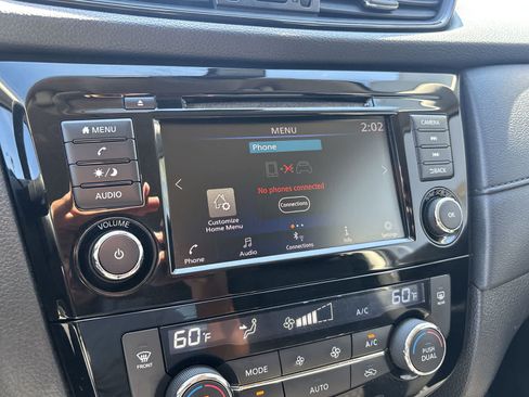 Used 2019 Nissan Rogue SV FWD image 20