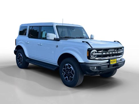New 2025 Ford Bronco Outer Banks image 7