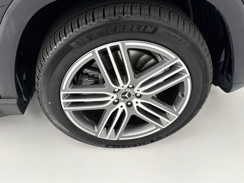 Certified 2026 Mercedes-Benz GLS 450 4MATIC image 31