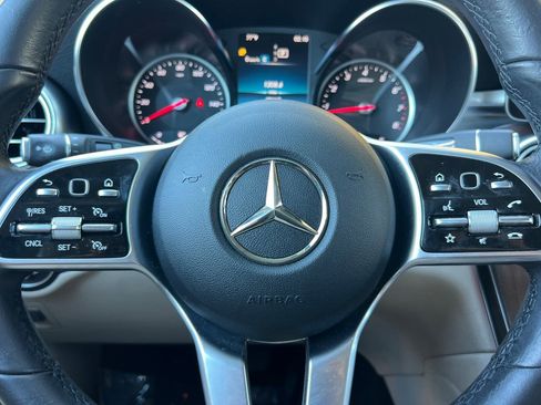 Used 2021 Mercedes-Benz GLC 300 4MATIC w/ Premium Package image 27