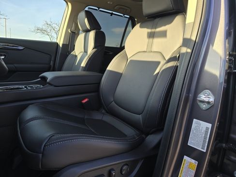 New 2025 Honda Pilot Touring image 27