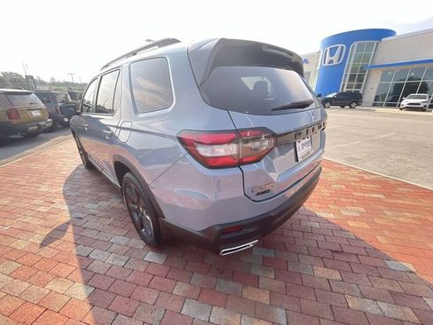 Certified 2023 Honda Pilot Sport image 32