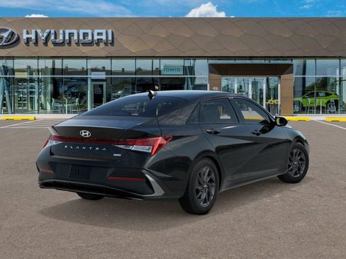 New 2026 Hyundai Elantra Hybrid FWD image 4