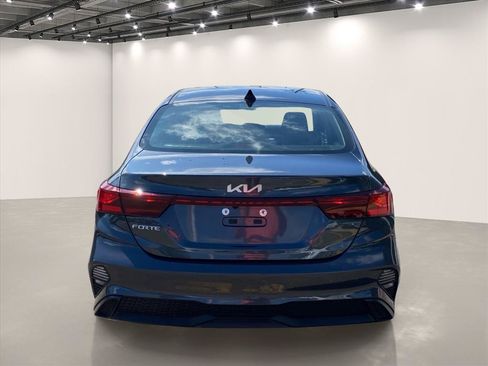 Certified 2023 Kia Forte LXS FWD image 7
