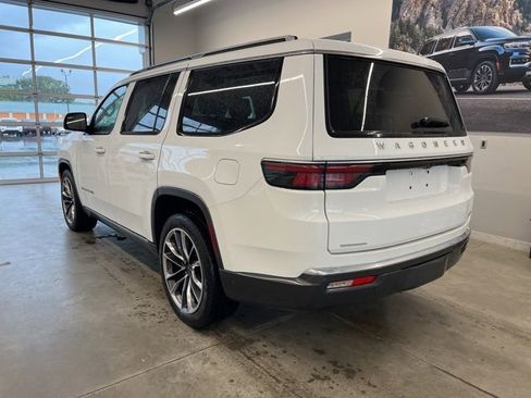 Used 2022 Jeep Wagoneer Series III w/ Premium Group I image 6