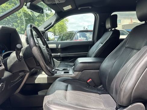 Used 2018 Ford Expedition XLT w/ Equipment Group 201A RWD image 13