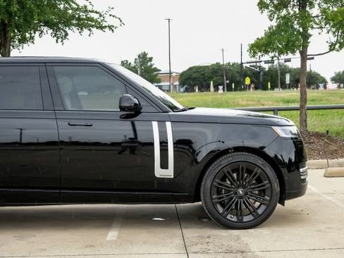 Used 2025 Land Rover Range Rover Long Wheelbase Autobiography AWD/4WD image 9