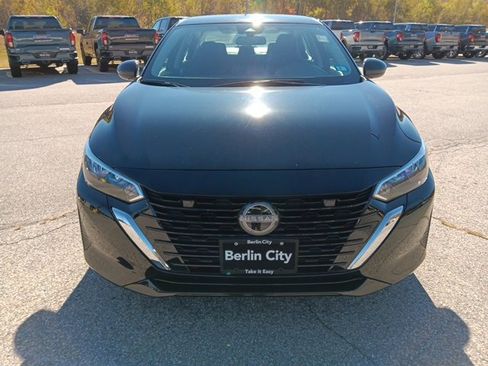 Used 2025 Nissan Sentra SV image 2