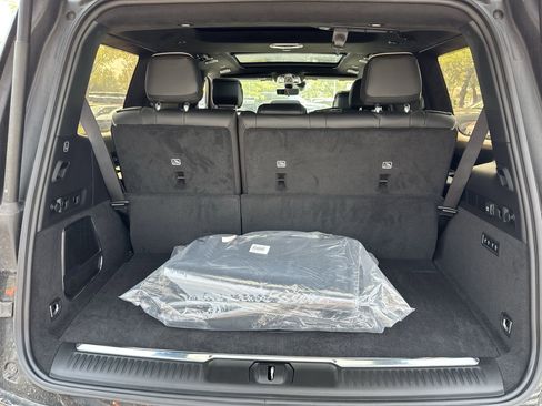 New 2024 Jeep Grand Wagoneer Series III w/ Flexible Seating Group image 33