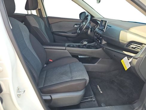 Used 2023 Nissan Rogue SV AWD/4WD image 10