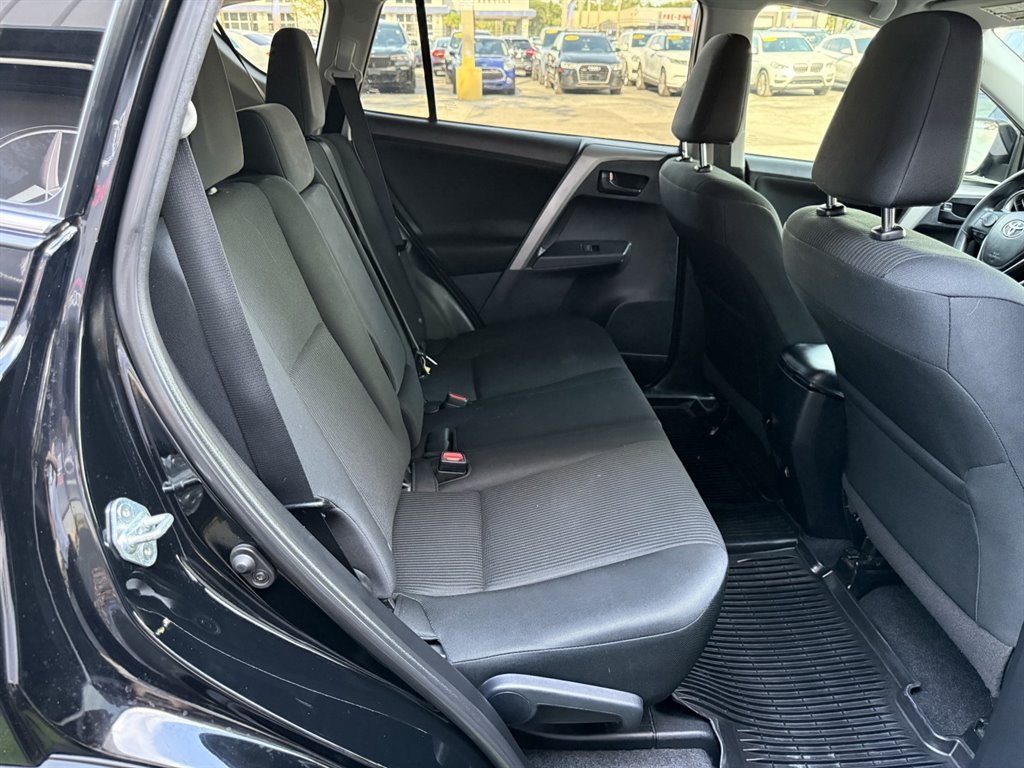 Used 2017 Toyota RAV4 LE FWD image 12