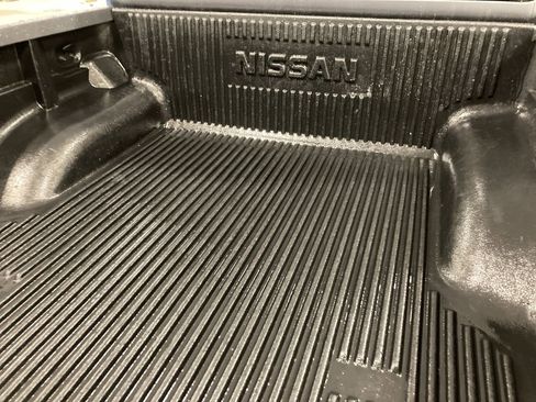 Used 2019 Nissan Frontier SV image 11