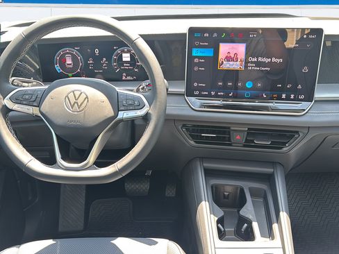 New 2026 Volkswagen Tiguan SE AWD/4WD image 19
