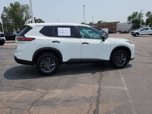 Used 2024 Nissan Rogue S AWD/4WD image 12