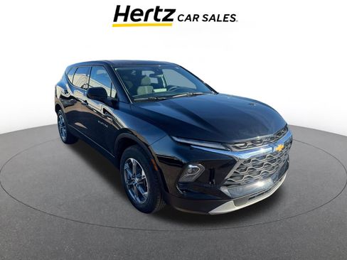 Used 2025 Chevrolet Blazer LT image 1