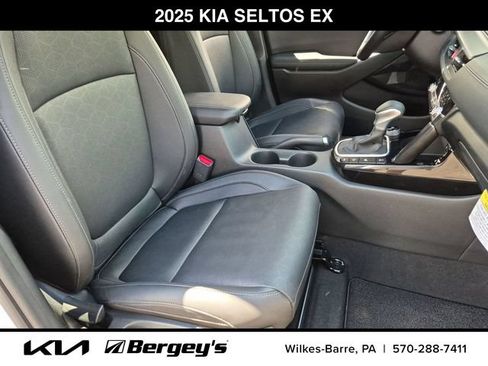 Certified 2025 Kia Seltos EX AWD/4WD image 28