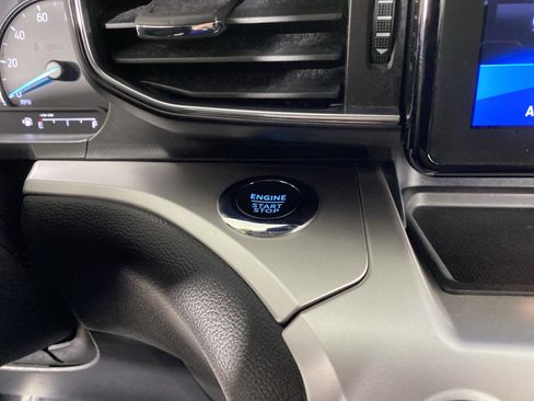 Used 2022 Ford Explorer XLT w/ Equipment Group 202A image 25