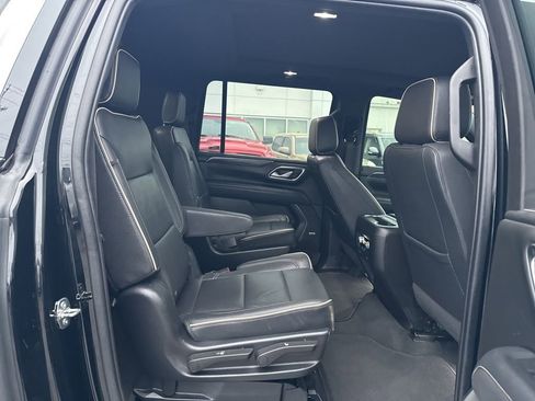 Used 2022 GMC Yukon XL SLT w/ SLT Premium Package image 21