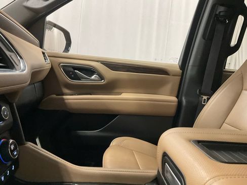 Used 2024 Chevrolet Tahoe Premier AWD/4WD image 23