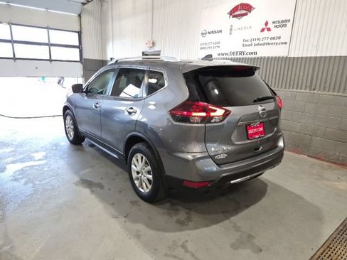 Used 2018 Nissan Rogue SV w/ Premium Package AWD/4WD image 5
