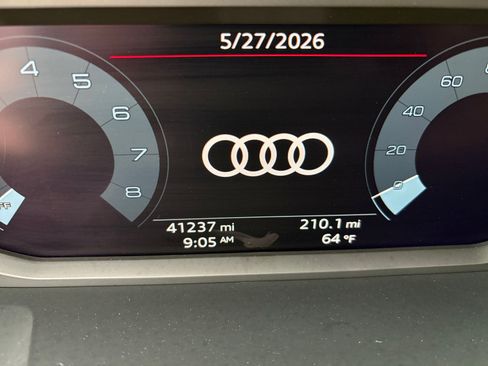 Used 2024 Audi Q3 2.0T Premium Plus w/ Premium Plus Package AWD/4WD image 3