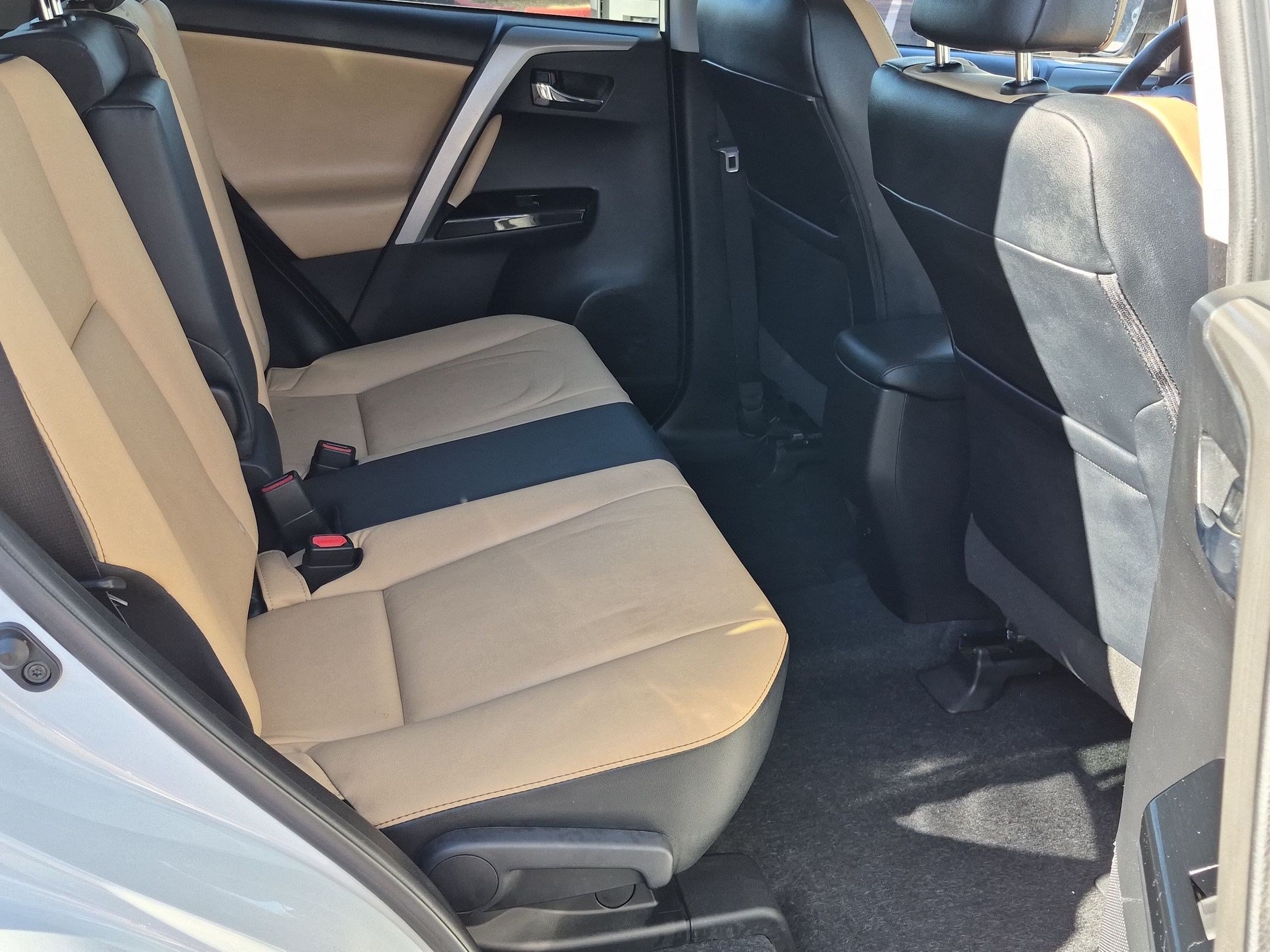 Used 2017 Toyota RAV4 Limited w/ Carpet Mat Package FWD image 24