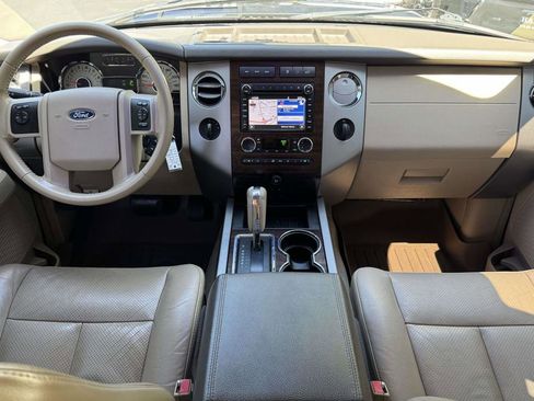 Used 2013 Ford Expedition XLT AWD/4WD image 3