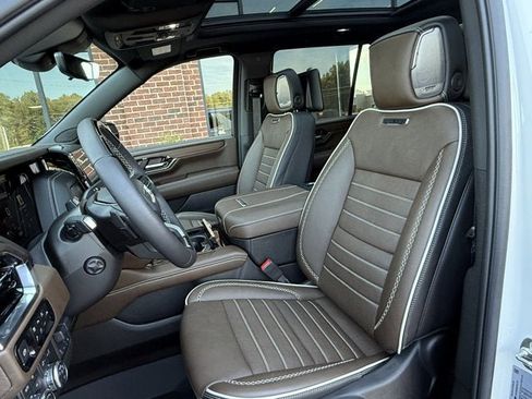 Used 2025 GMC Yukon Denali Ultimate image 24